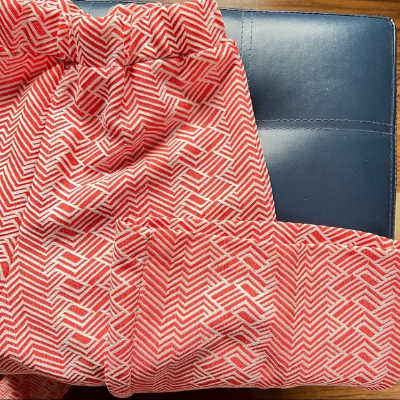 SOLD 1970s polyester red & white chevron high waist wide leg - Picture 9 of 10